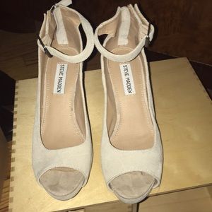Steve Madden Wedge Peep toe size 71/2